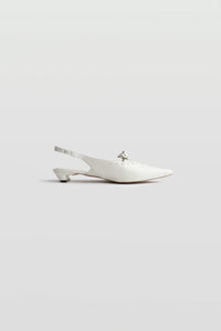Valencia Pumps in White